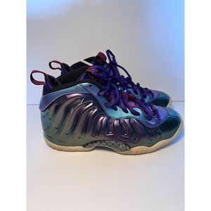Nike Little Posite One GS Foamposite Iridescent Purple Nike Youth Sneakers